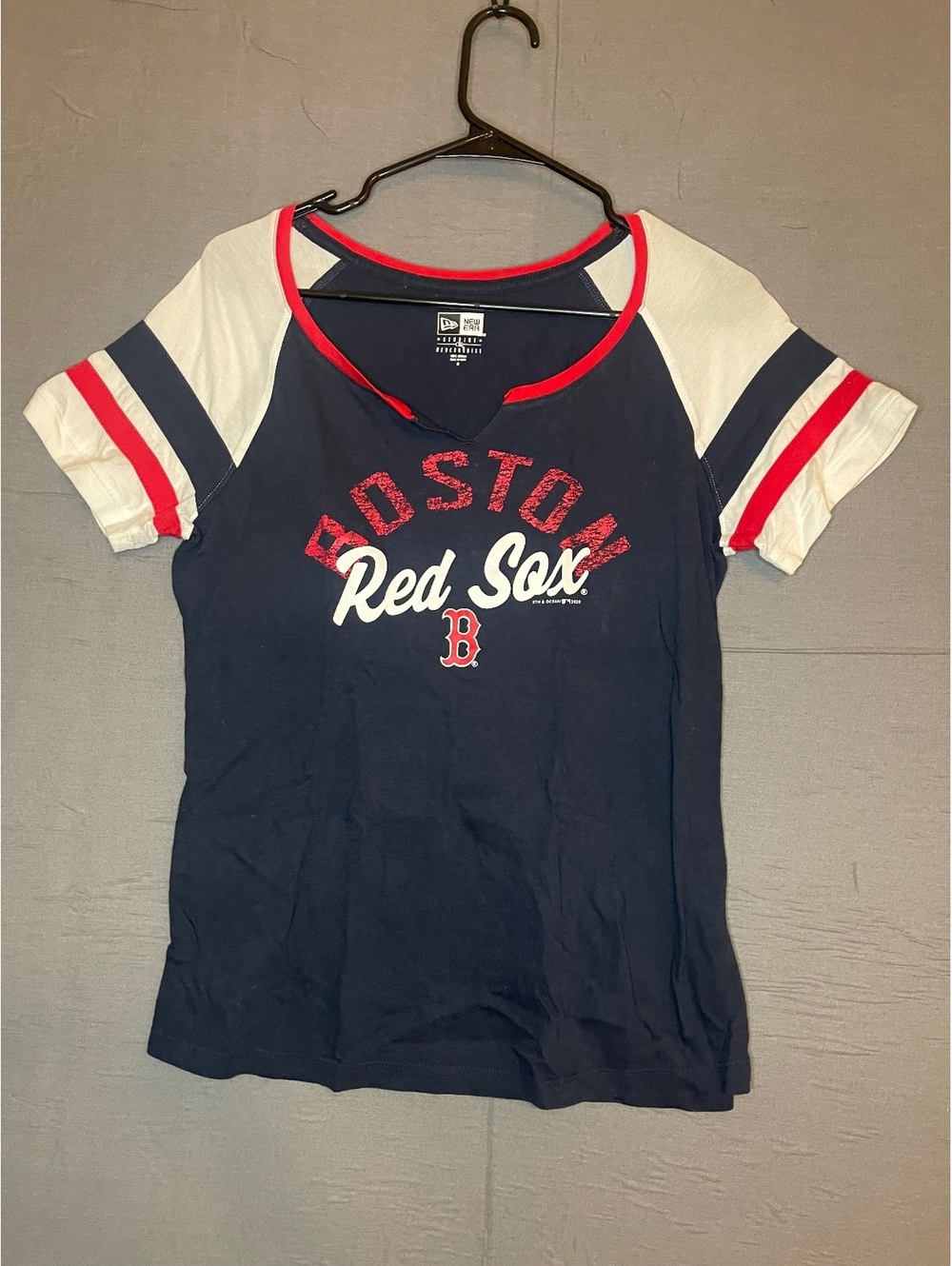 New Era MLB Women’s Size M Navy Blue Raglan Sleeve V-Neck T-Shirt